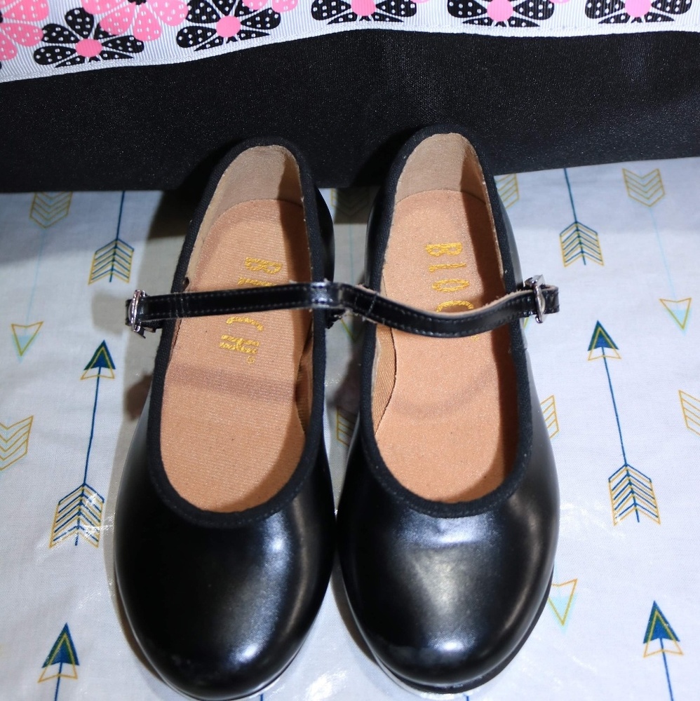 Tap Shoes - Picture 3 of 5